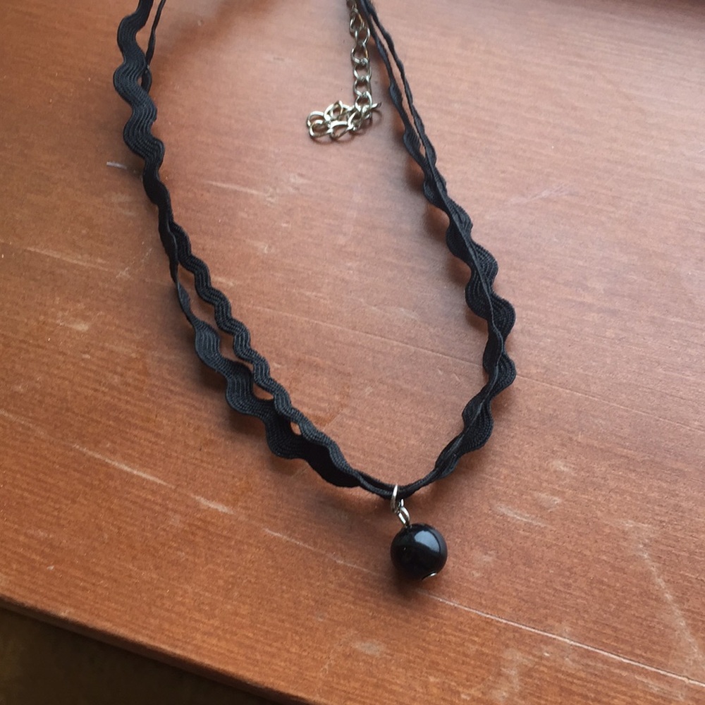 3 chokers - Picture 2 of 4